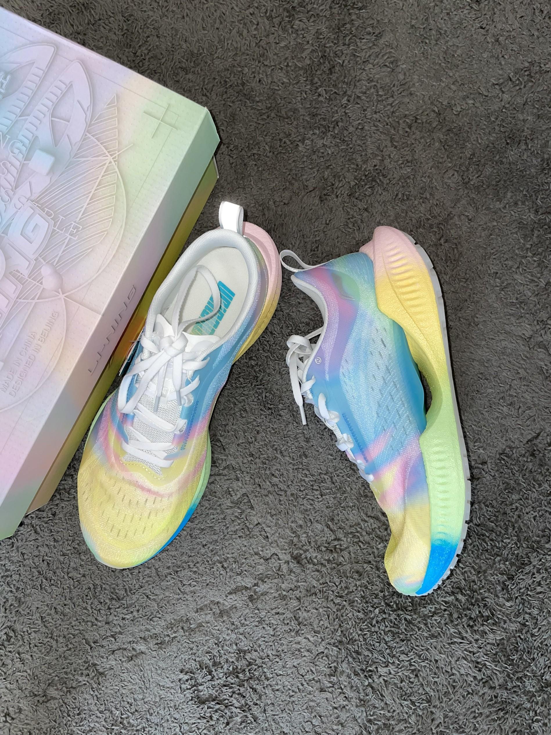 我不允许还有人不知道李宁这双高颜值跑鞋‼️